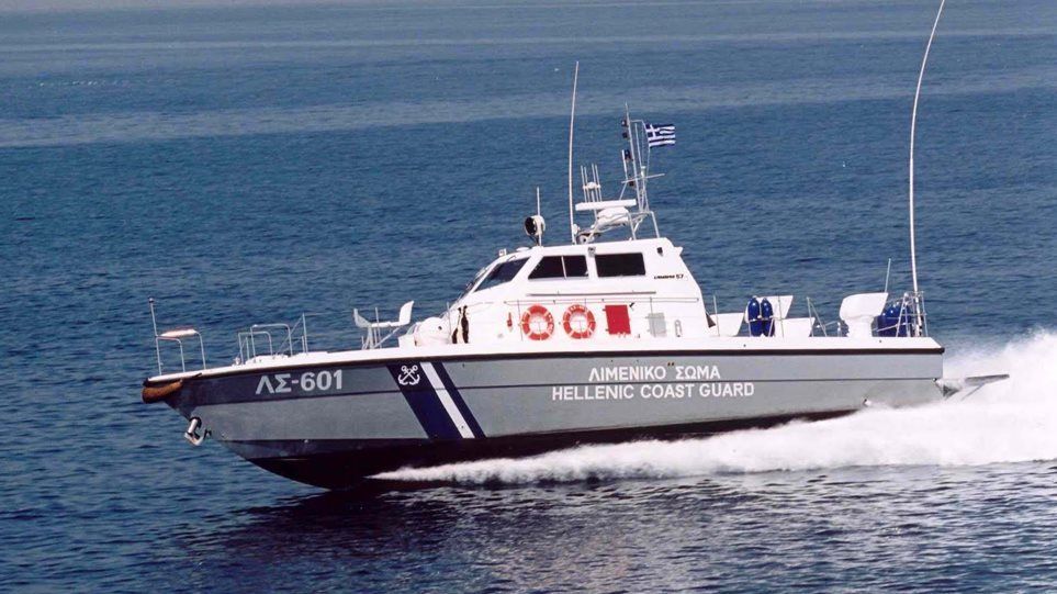 Λευκάδα:-Βυθίστηκε-επαγγελματικό-τουριστικό-σκάφος-έπειτα-από-πυρκαγιά