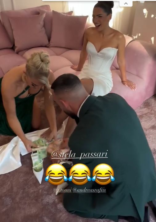 Παραδοσιακή-κουμπάρα-η-Τούνη,-τα-γοβάκια-της-νύφης-τα-»έντυσε»-με…-100άρικα