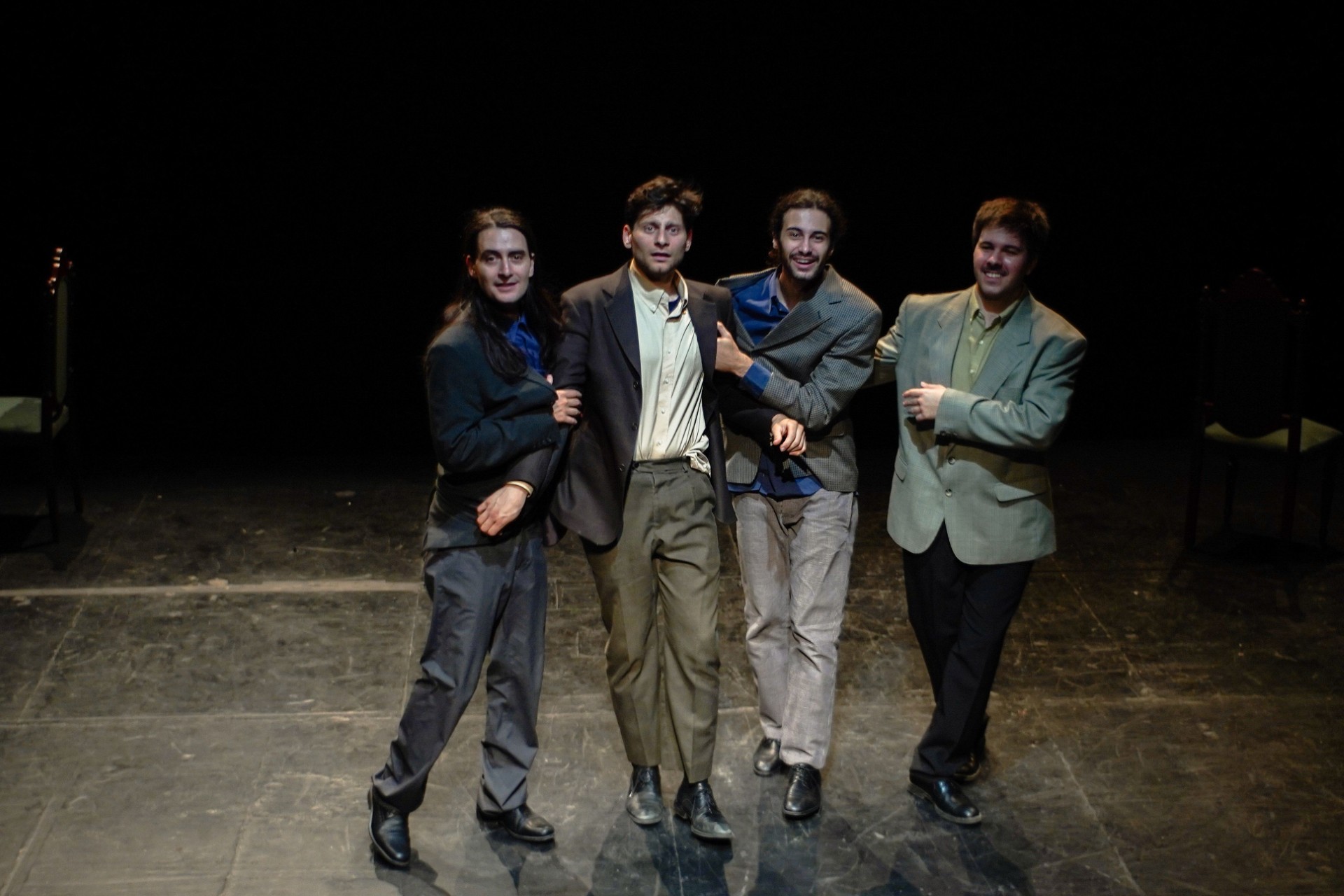 «Αυτό-που-γεννιέται-και-πεθαίνει-στο-φως»-–-Μια-πρωτότυπη-θεατρική-σύνθεση-βασισμένη-στην-Εαρινή-Συμφωνία-και-τα-Ερωτικά-του-Γιάννη-Ρίτσου